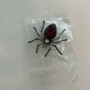 NWT 2.5 inch jemstone spider